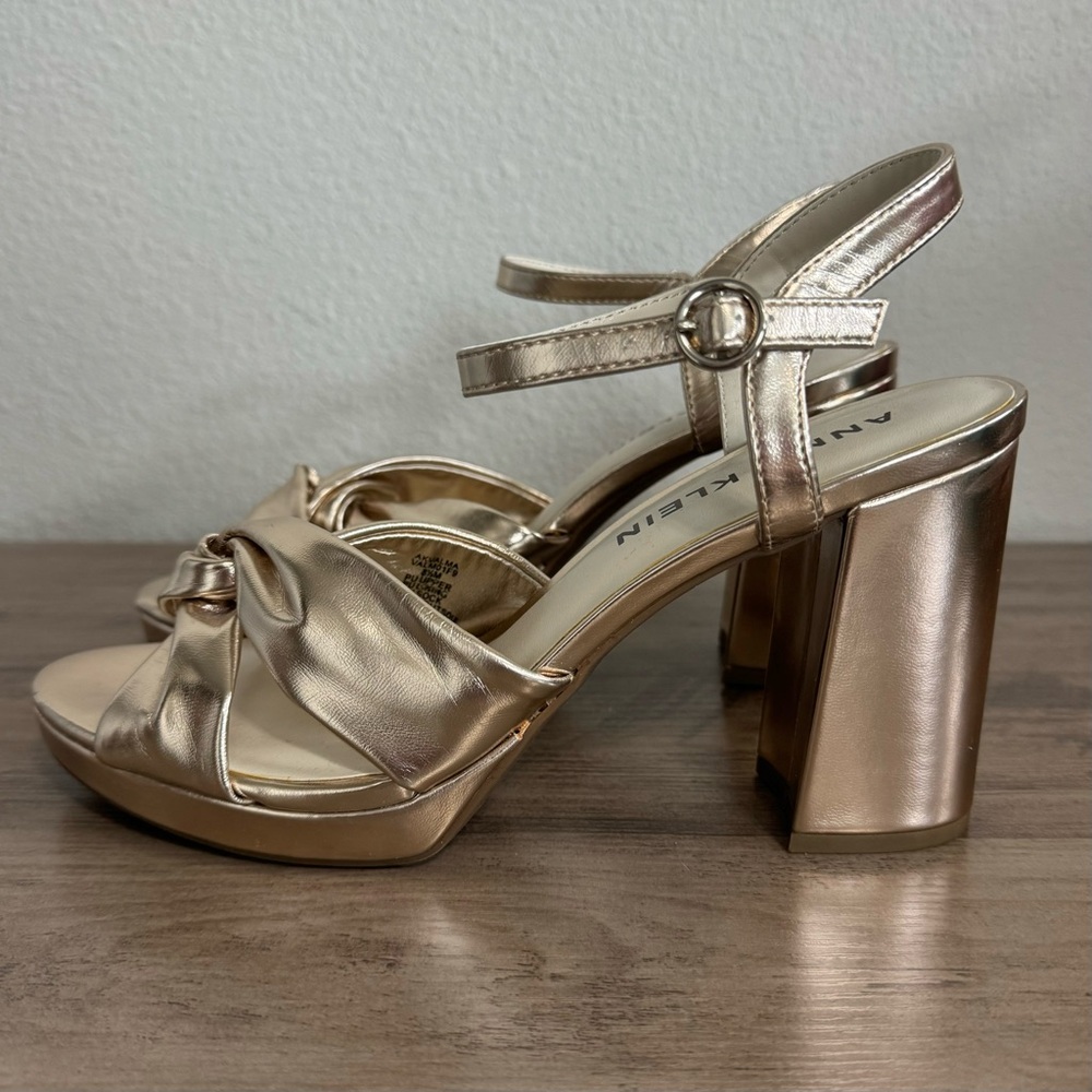 Metallic gold heeled sandals, LIKE NEW